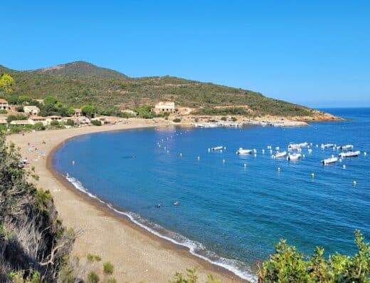 Plage du village de Galéria